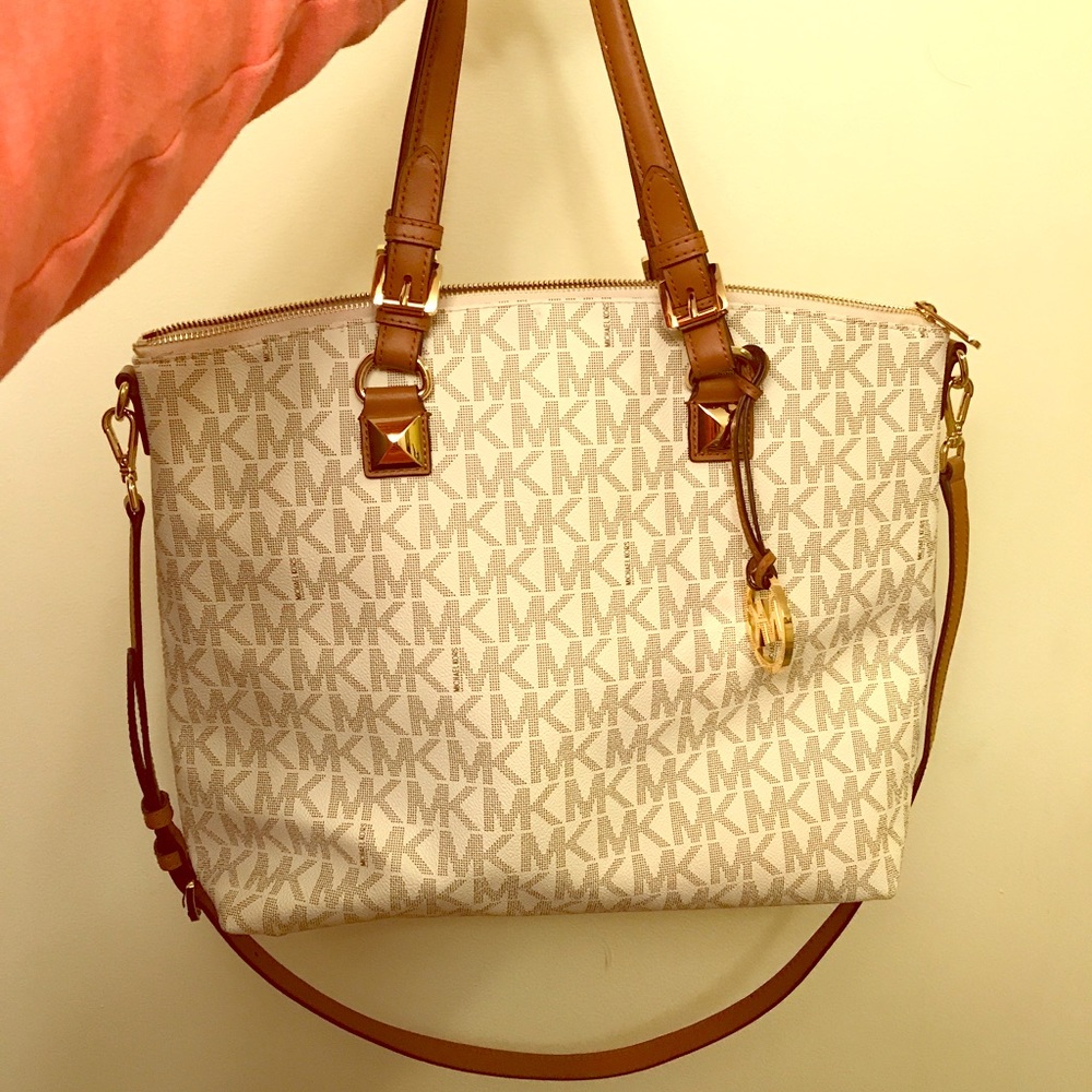 Michael Kors new purse never used NWT lowest price